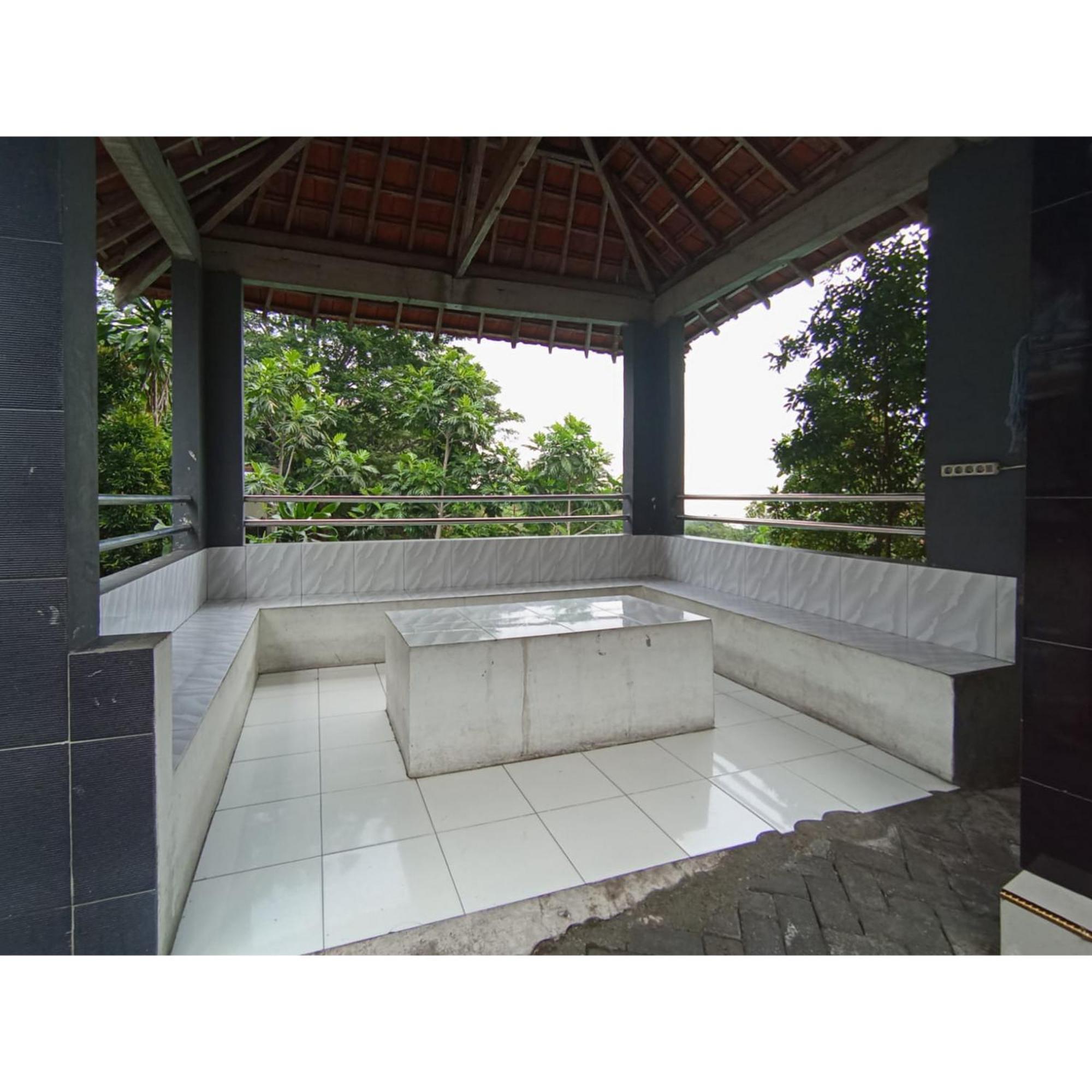 Villa Asia Jaya Redpartner Mojokerto Exterior photo